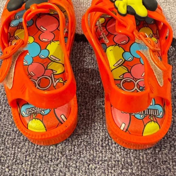 Mini Melissa Red Sandals with Mickey and Minnie - Picture 5 of 6